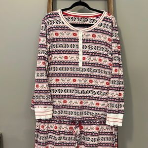Cuddle duds Christmas pajama set